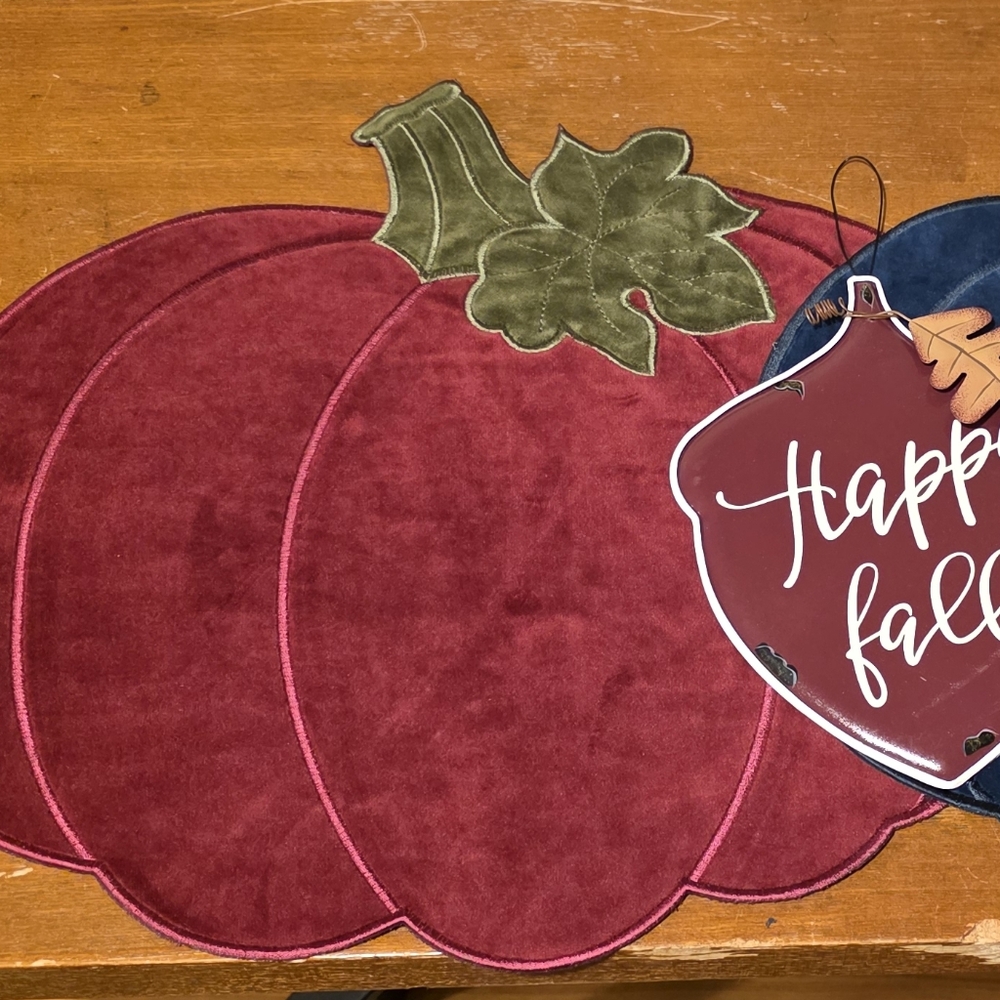Velvet Pumpkin Place Mats/ Metal Acorn Sign - Picture 2 of 4
